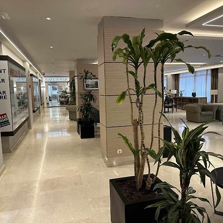 Estudio Pyr Privado Frente Al Puerto De Фуeнхирола Екстериор снимка