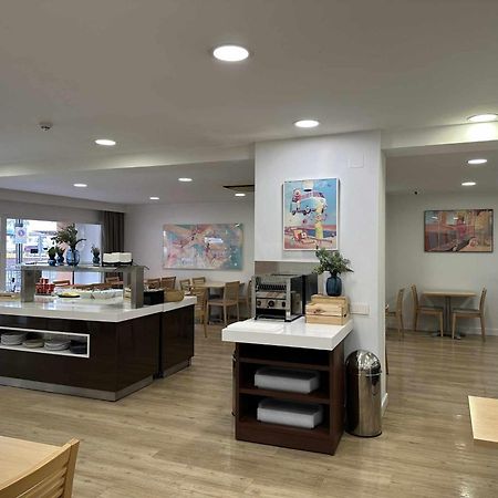 Estudio Pyr Privado Frente Al Puerto De Фуeнхирола Екстериор снимка