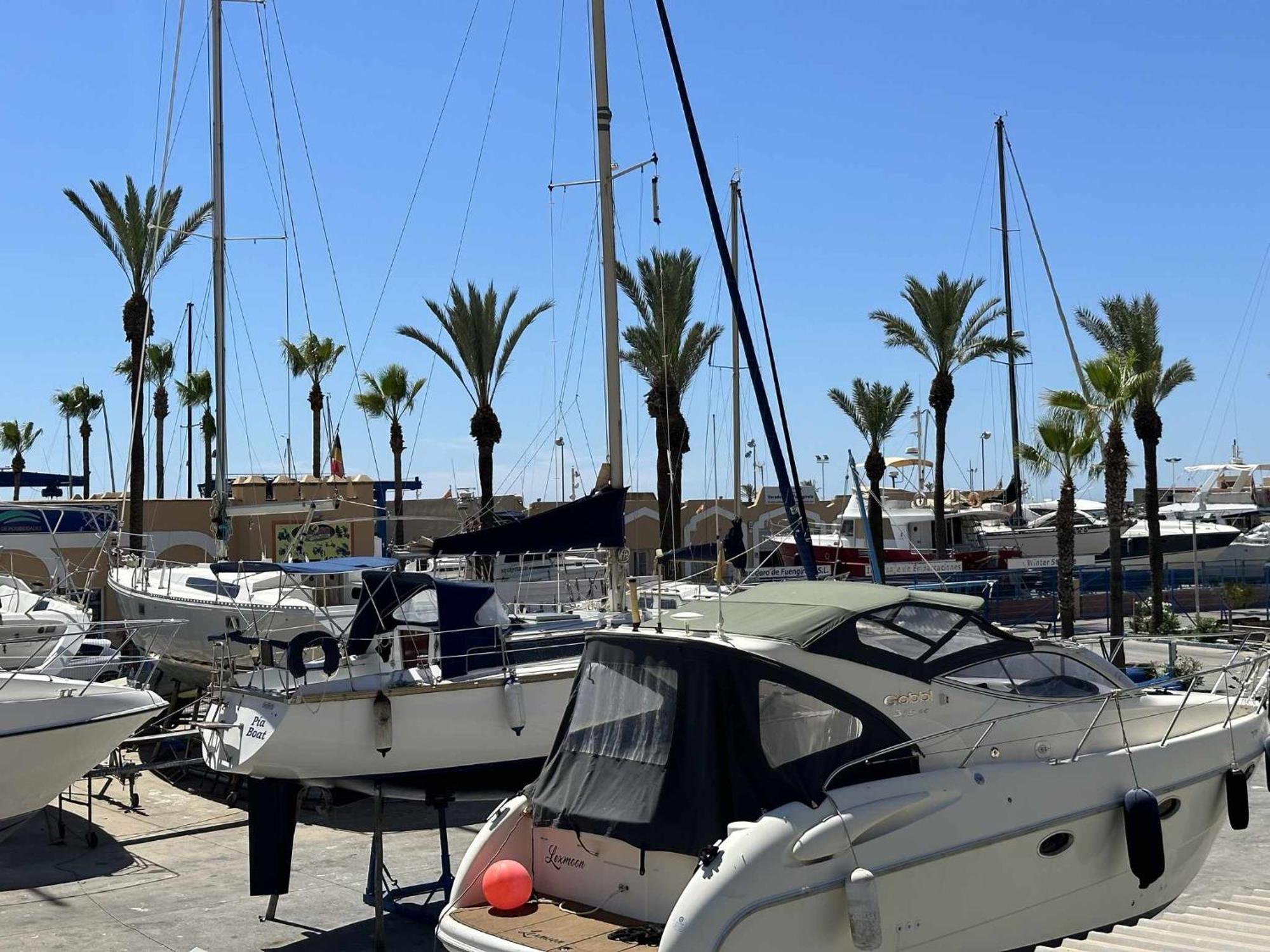 Estudio Pyr Privado Frente Al Puerto De Фуeнхирола Екстериор снимка