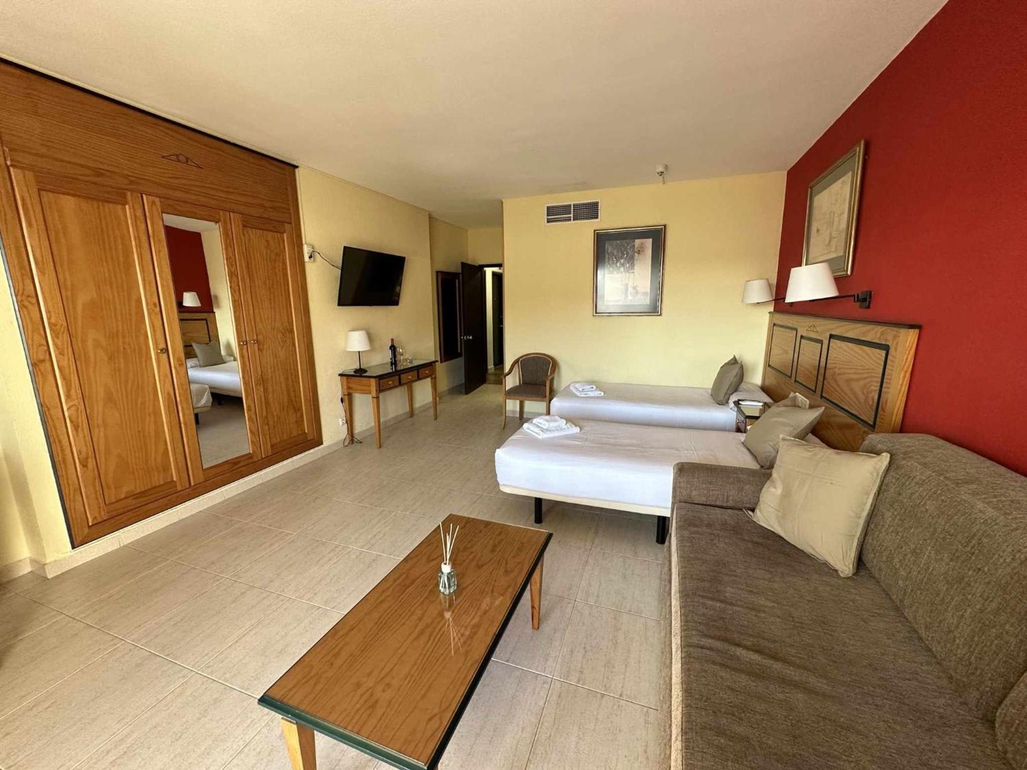 Estudio Pyr Privado Frente Al Puerto De Фуeнхирола Екстериор снимка