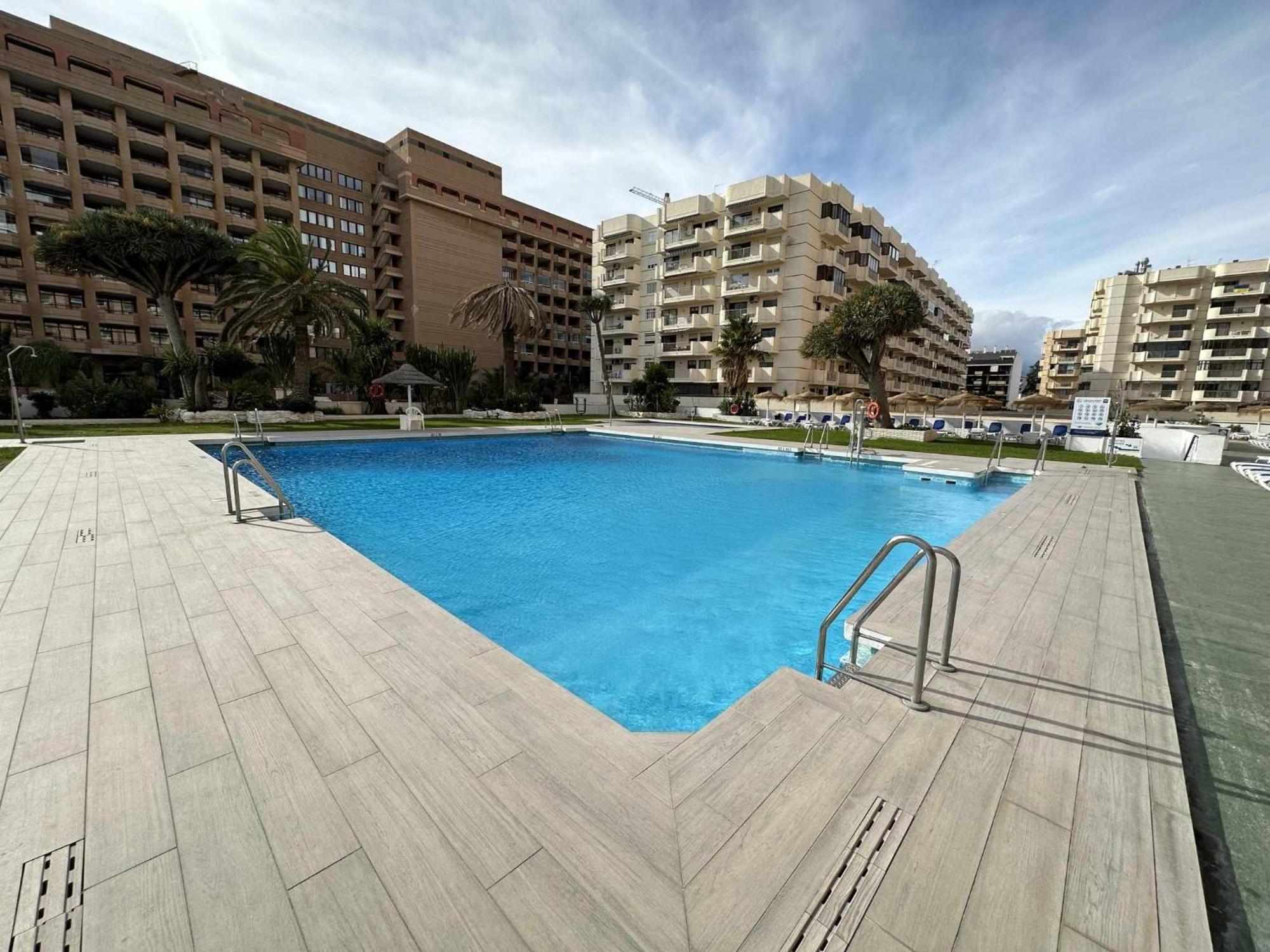 Estudio Pyr Privado Frente Al Puerto De Фуeнхирола Екстериор снимка