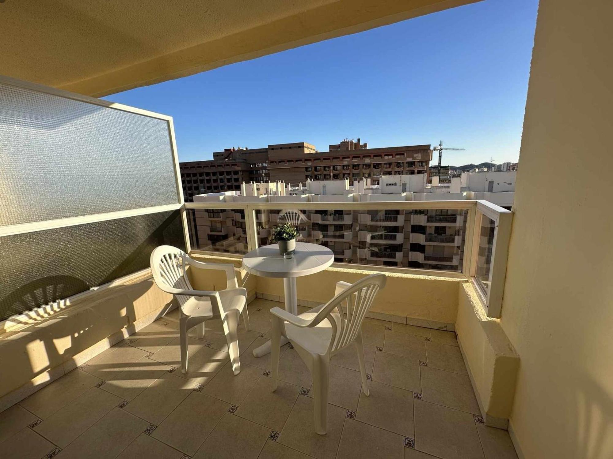Estudio Pyr Privado Frente Al Puerto De Фуeнхирола Екстериор снимка