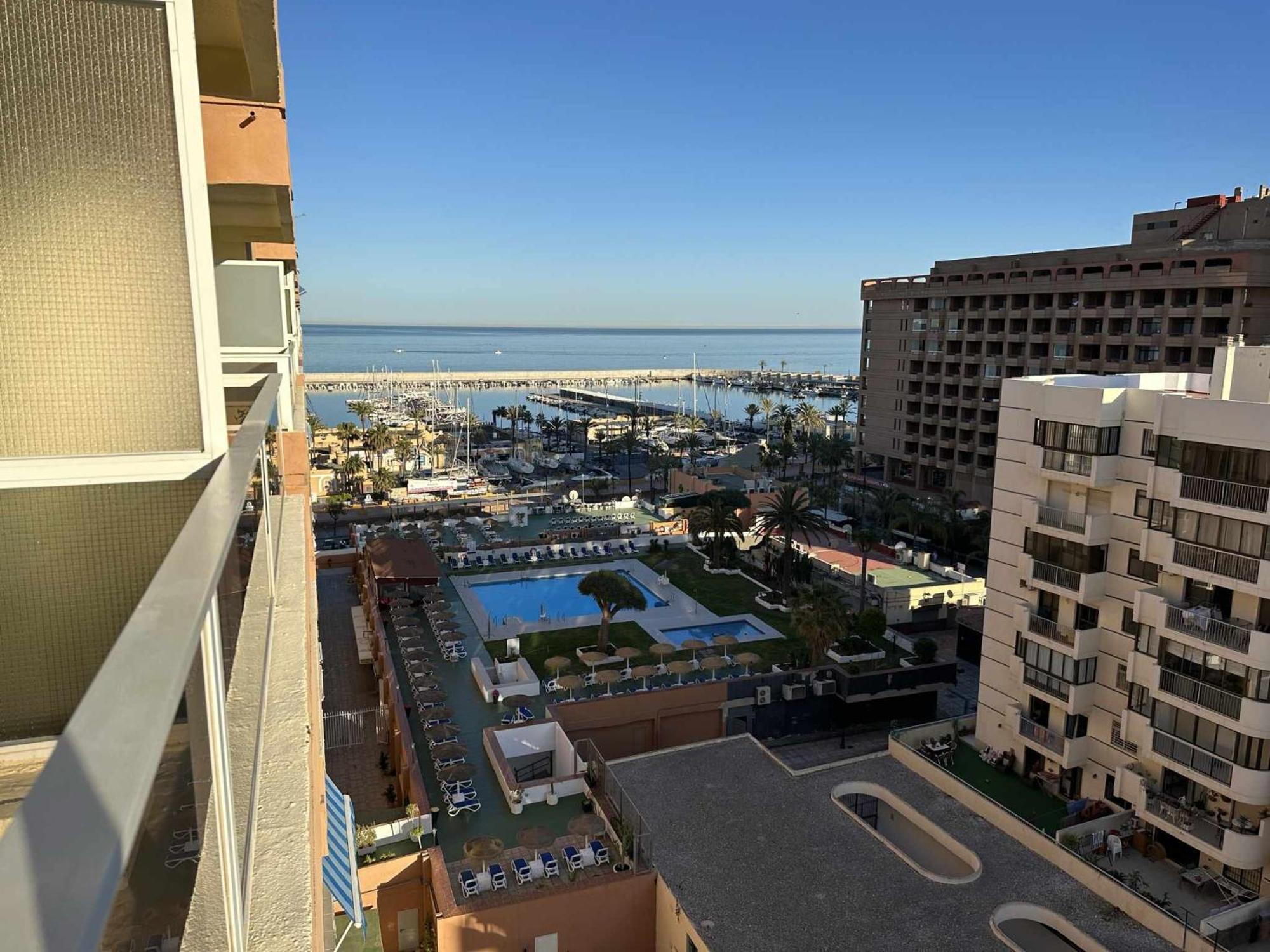 Estudio Pyr Privado Frente Al Puerto De Фуeнхирола Екстериор снимка