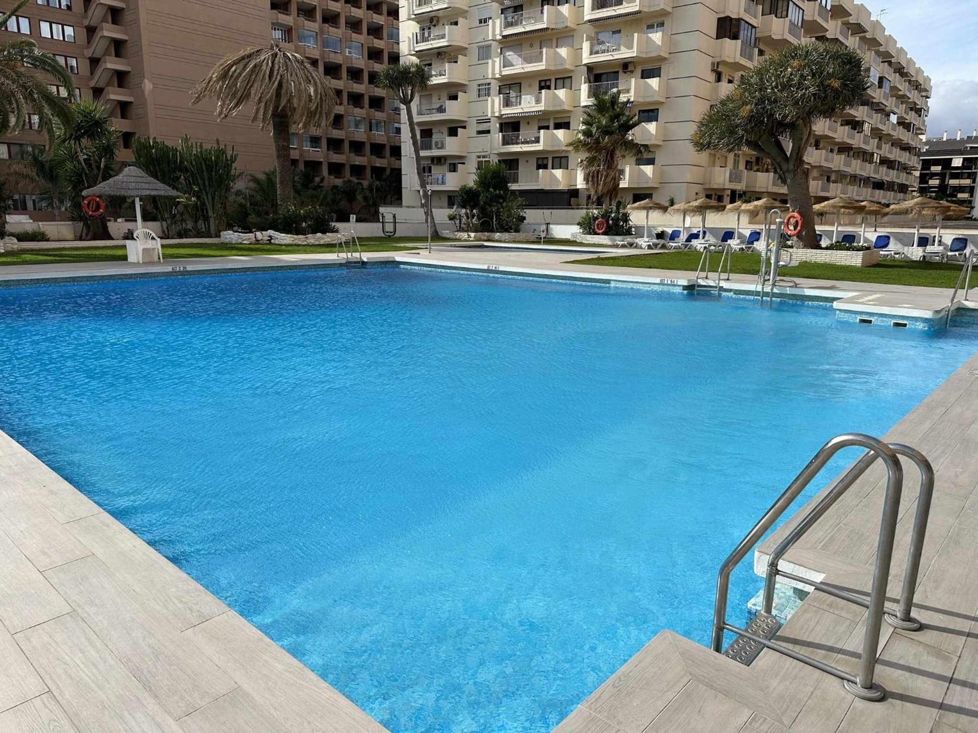 Estudio Pyr Privado Frente Al Puerto De Фуeнхирола Екстериор снимка