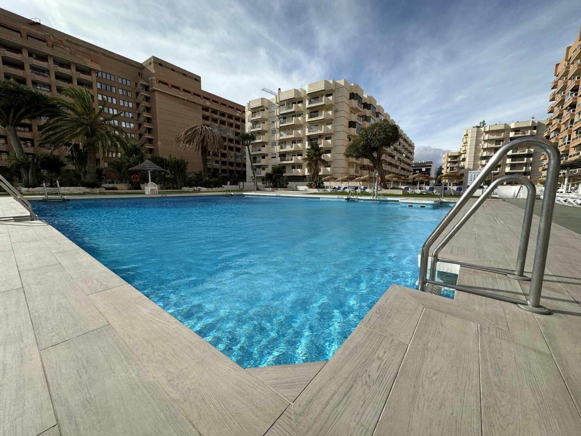 Estudio Pyr Privado Frente Al Puerto De Фуeнхирола Екстериор снимка