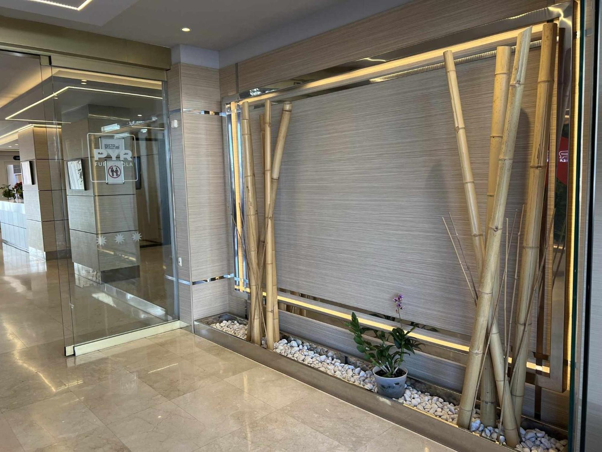 Estudio Pyr Privado Frente Al Puerto De Фуeнхирола Екстериор снимка