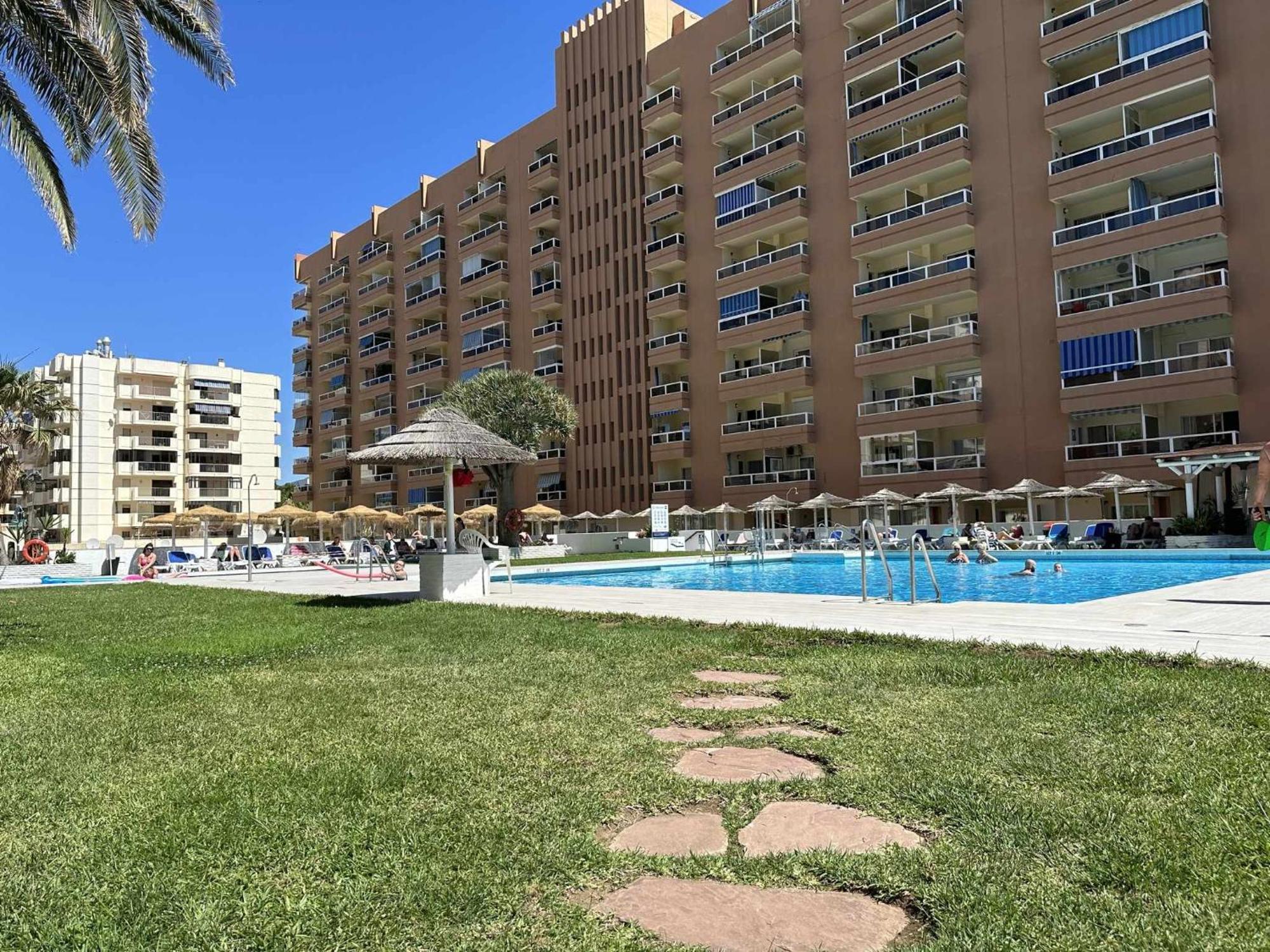 Estudio Pyr Privado Frente Al Puerto De Фуeнхирола Екстериор снимка