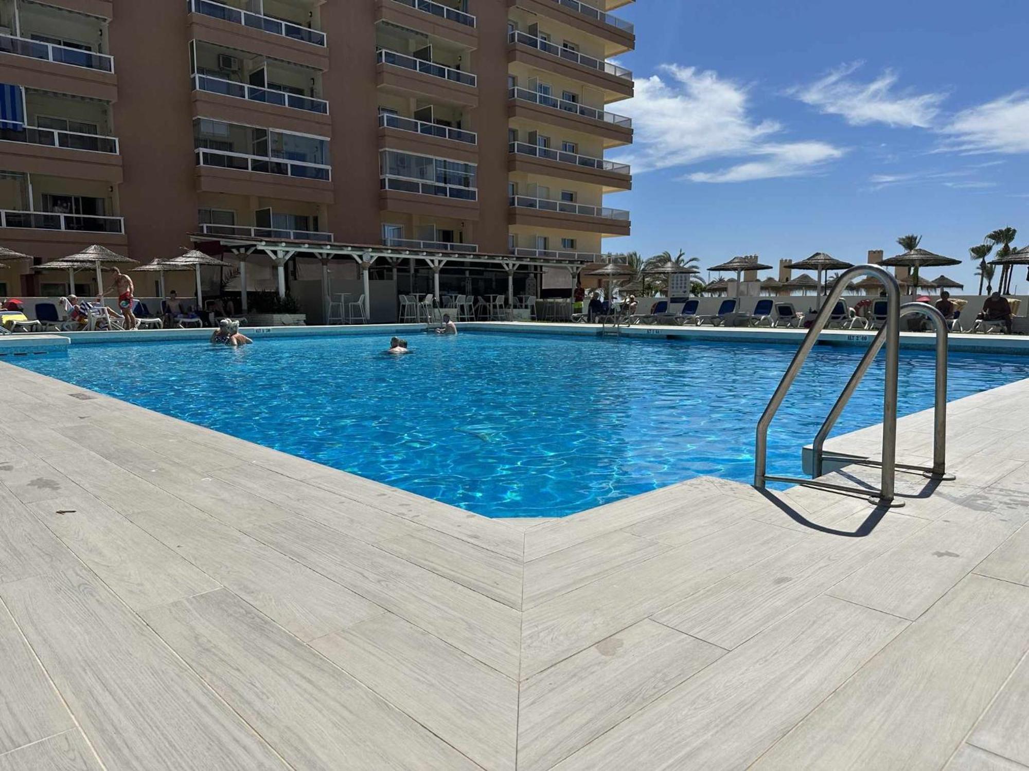 Estudio Pyr Privado Frente Al Puerto De Фуeнхирола Екстериор снимка