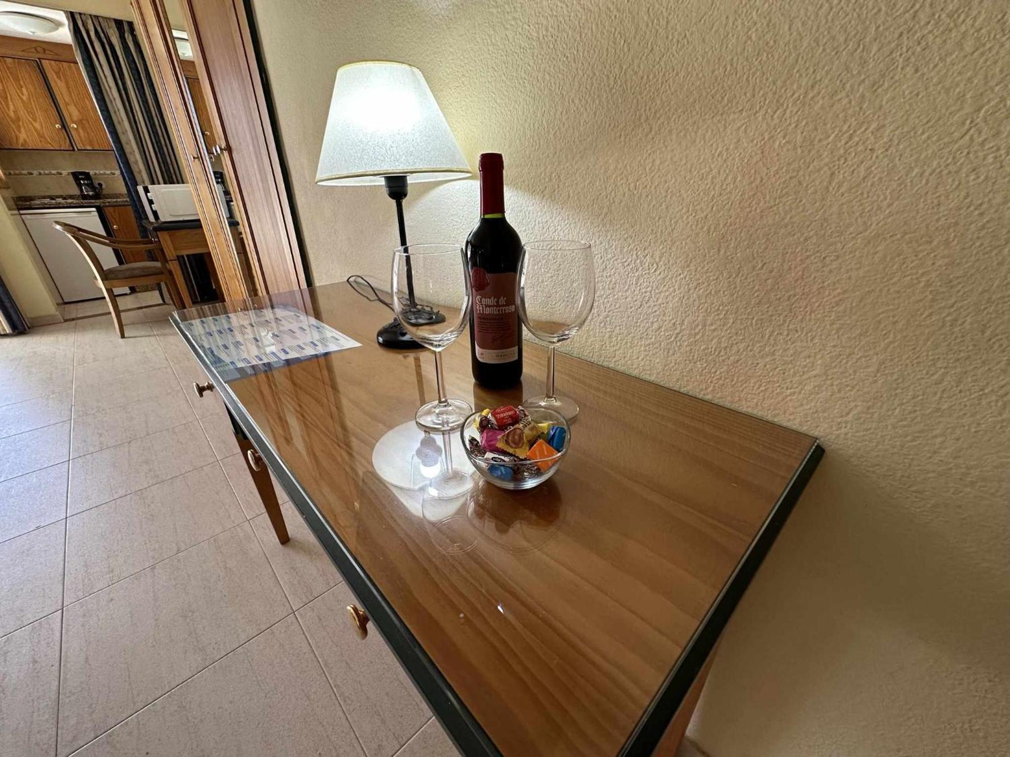 Estudio Pyr Privado Frente Al Puerto De Фуeнхирола Екстериор снимка